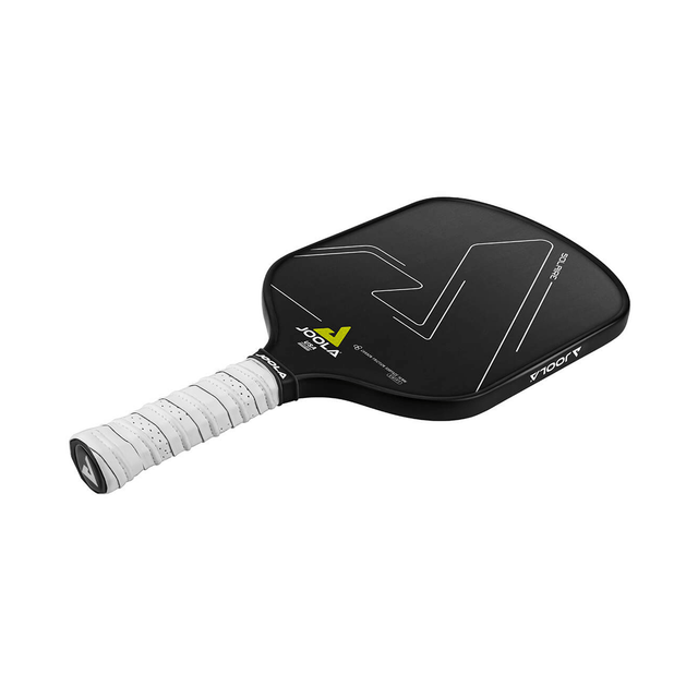 Das JOOLA Solaire CFS 14 Swift Composite Paddle ist in schwarzer Farbe erhältlich, mit langlebiger Carbon-Flex5 strukturierter Oberfläche und dem JOOLA Markenlogo auf der Schlagfläche.