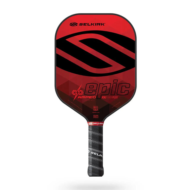 Selkirk Red AMPED Epic X5 Pickleball Paddle 2021 Edition mit rotem geometrischem Design und grossem schwarzen Logo auf der Schlagfläche. Abgebildet als Standard Version. 