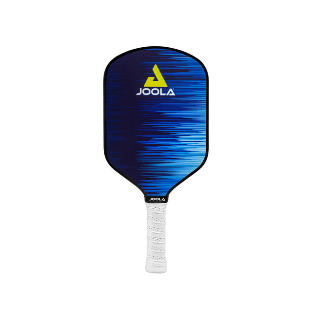 Das Ben Johns Hyperion CAS 16 Graphite Paddle von JOOLA hat eine Carbon Abrasion Oberfläche, die ein abstraktes Design in Blautönen und das JOOLA Logo auf der Vorderseite des Paddles zeigt.
