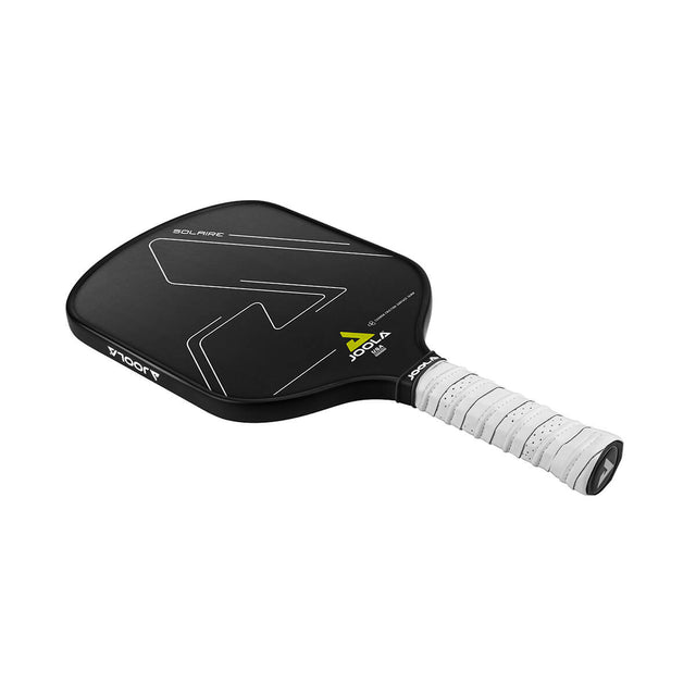 Das JOOLA Solaire CFS 14 Composite Paddle ist in schwarzer Farbe erhältlich, mit langlebiger Carbon-Flex5 strukturierter Oberfläche und dem JOOLA Markenlogo auf der Schlagfläche.